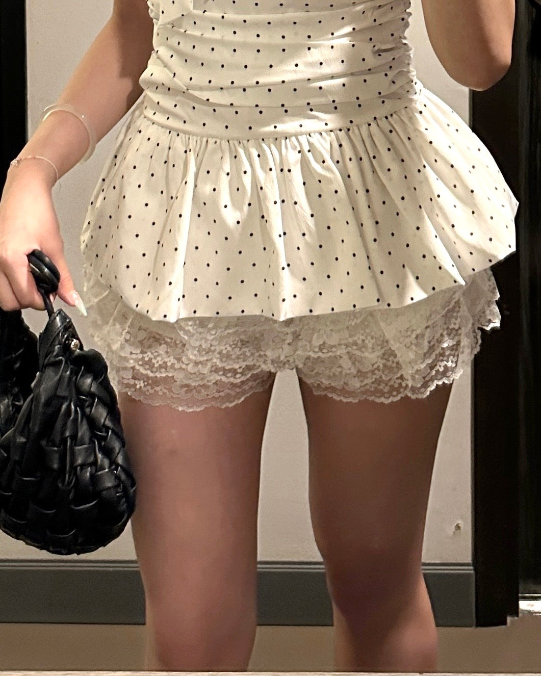 百搭蕾絲蛋糕小短褲