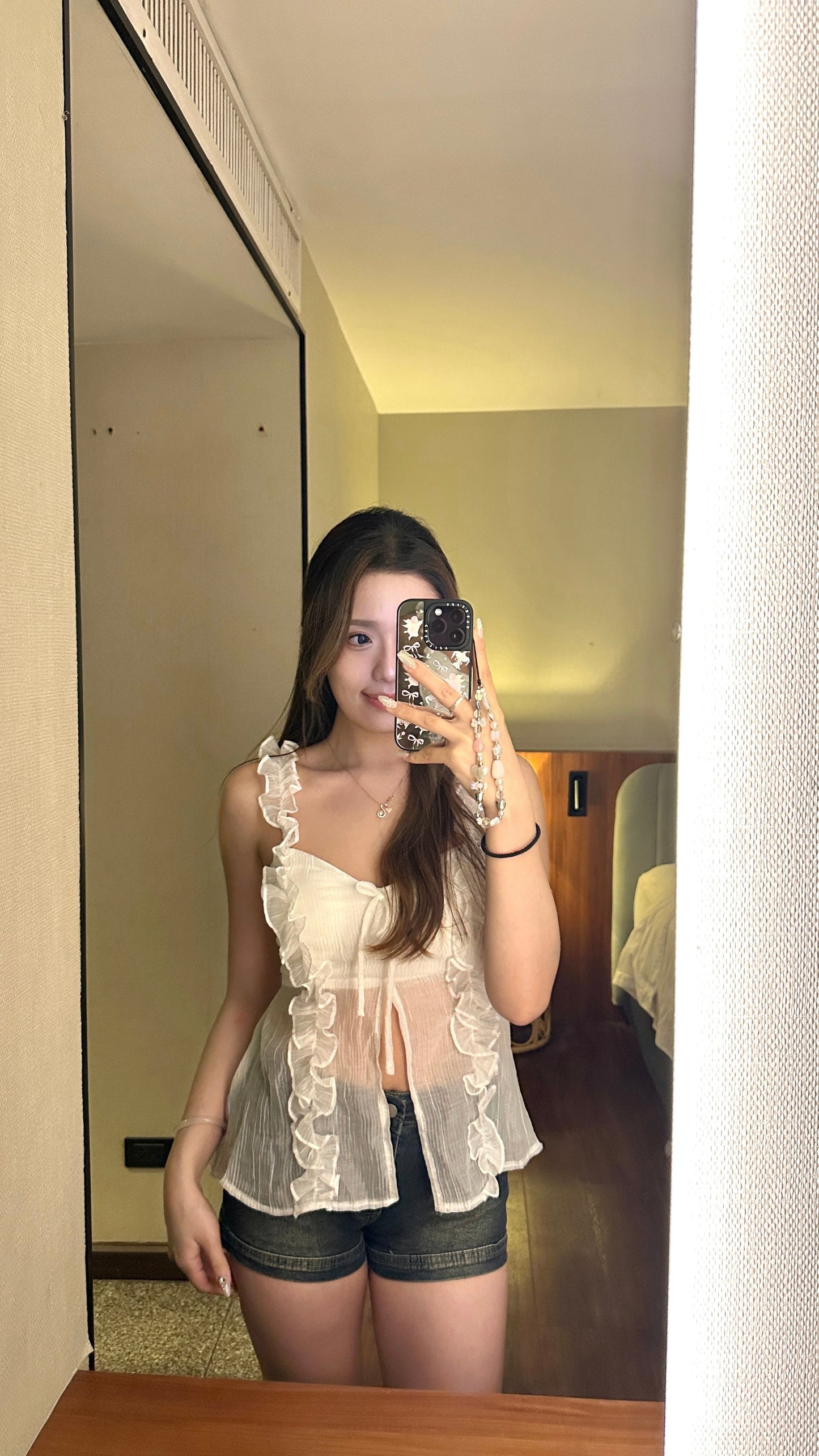 粗肩帶開叉白色上衣