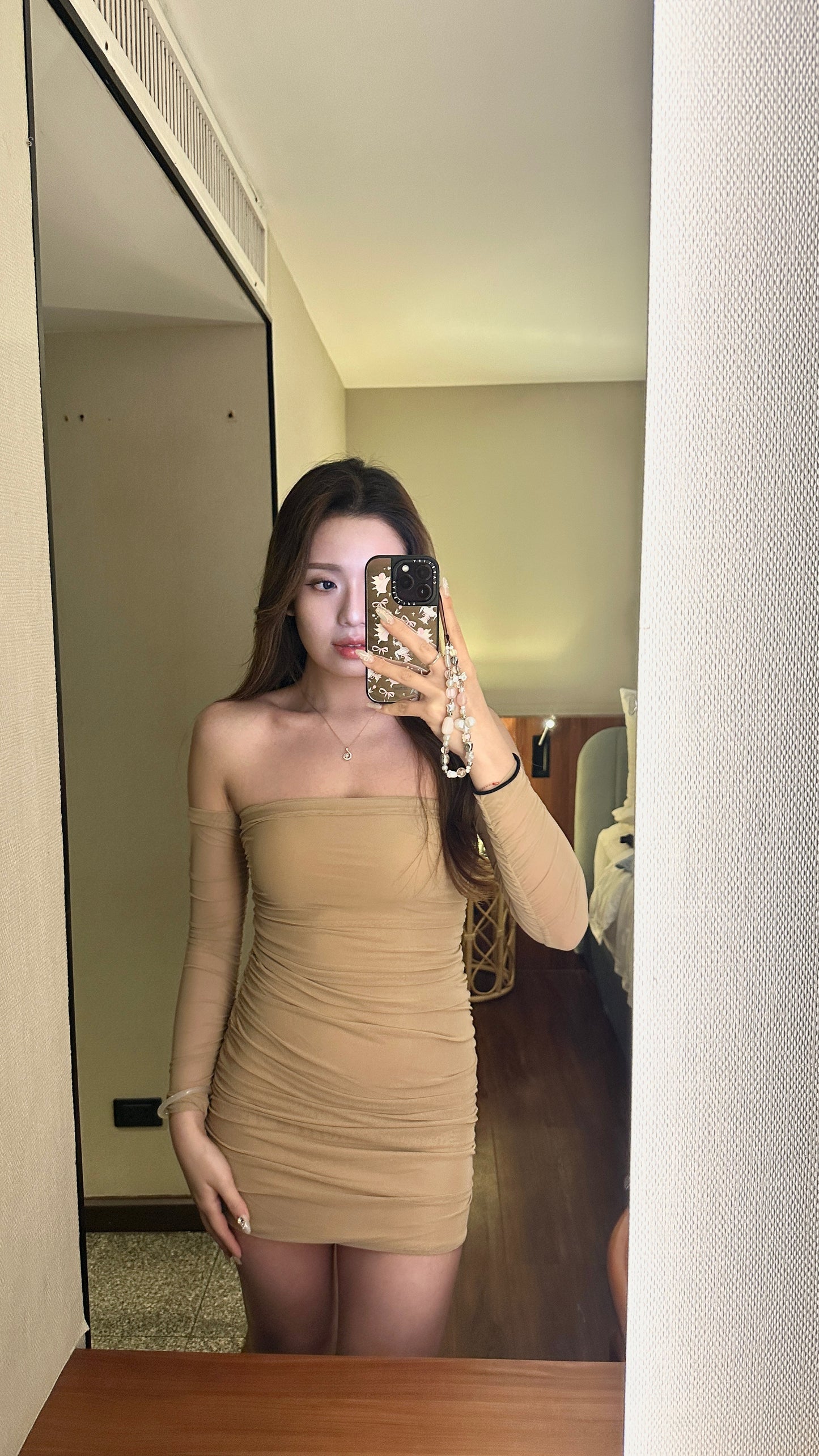 Jennie風淺杏連身裙